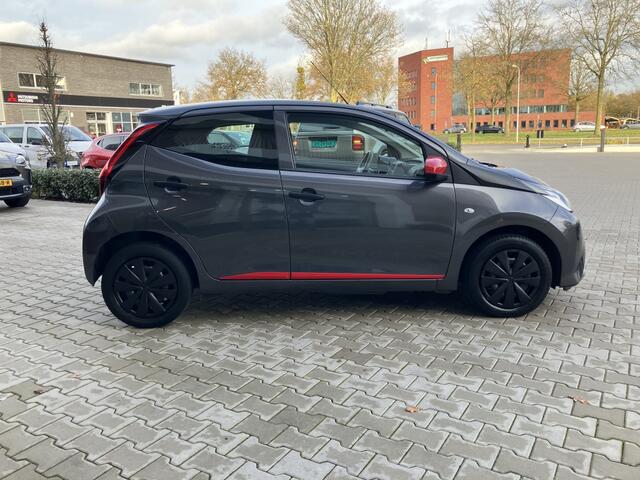 Toyota AYGO 1.0 VVT-i x-fun | airco | Elek. Ramen voor |