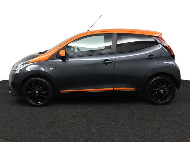 Toyota AYGO 1.0 VVT-i x-JBL | Airco | Cruise control | Licht metaal | Achteruitrijcamera | Mistlampen | JBL | Apple Carplay/Android Auto |