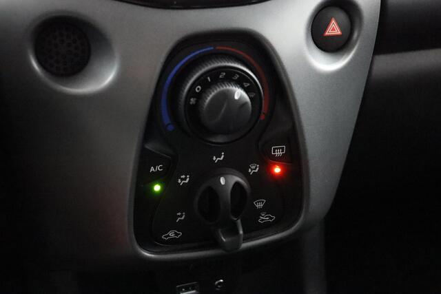 Toyota AYGO 1.0 VVT-i x-play | Apple Carplay/Android Auto | Achteruitrij camera |