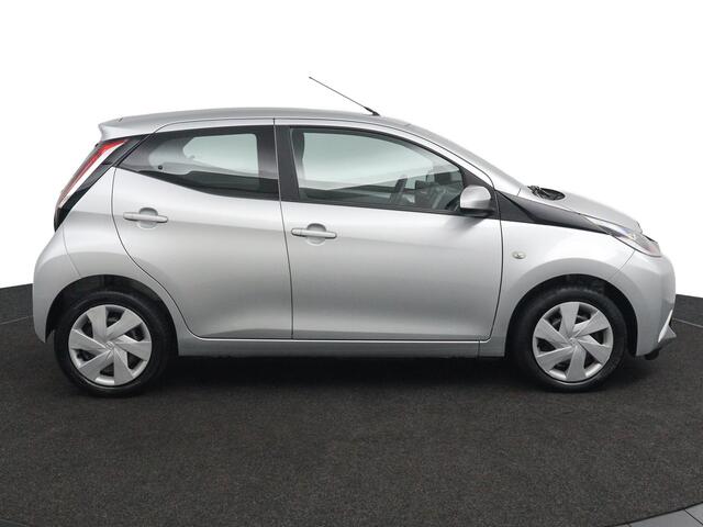Toyota AYGO 1.0 VVT-i x-nav | Navigatie | Airco | 5-Deurs |