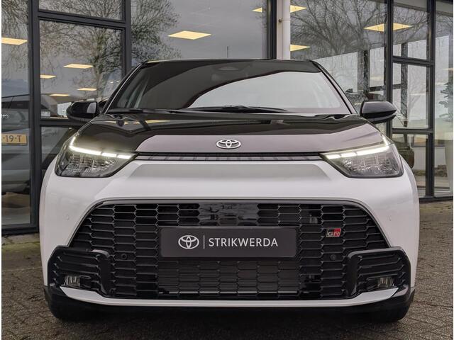 Toyota AYGO X Hybrid 115 GR Sport | Nieuw model! | JBL | Stoelverw. | Camera | PDC V+A | ACC | Keyless | Qi-lader | Half-leer