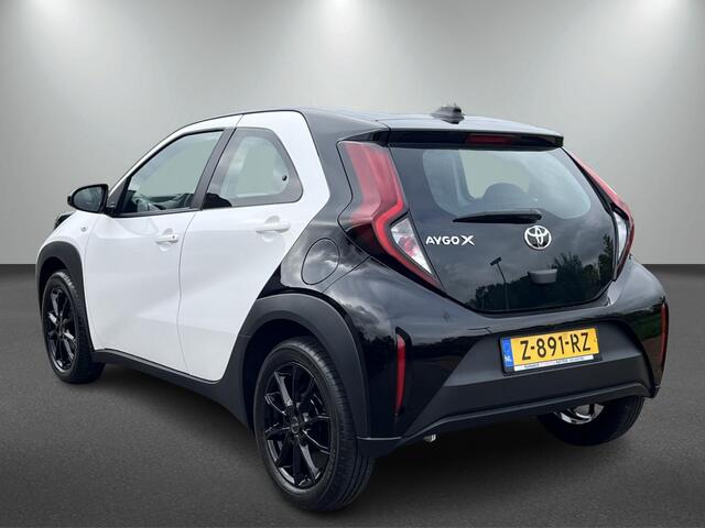 Toyota AYGO X 1.0 VVT-i Play + Ramaker Black Edition