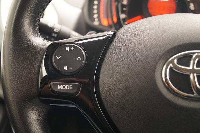 Toyota AYGO 1.0 VVT-i X-Play Automaat -AIRCO-LED-CAM-CARPLAY-