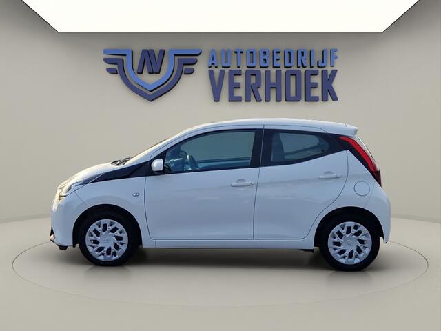 Toyota AYGO 1.0 VVT-i X-Play Navigatie - Camera - DAB - Airco
