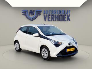 toyota-aygo-1.0-vvt-i-x-play-naviga