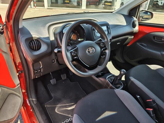 Toyota AYGO 1.0 VVT-i x-fun | Airco | DAB | Bluetooth | El. Ramen |