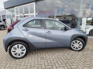 toyota-aygo-x-1.0-vvt-i-mt-play--a