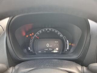 toyota-aygo-x-1.0-vvt-i-mt-first