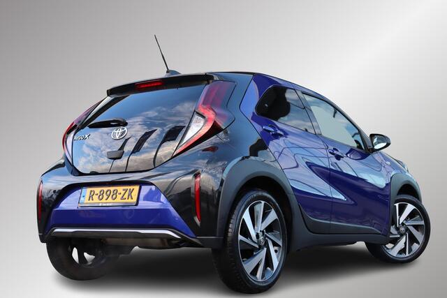 Toyota AYGO X 1.0 VVT-i MT Envy Carbrio, JBL Apple Carplay / Android auto, Parkeercamera, Adaptieve Cruise control, Draadloze telefoonoplader.