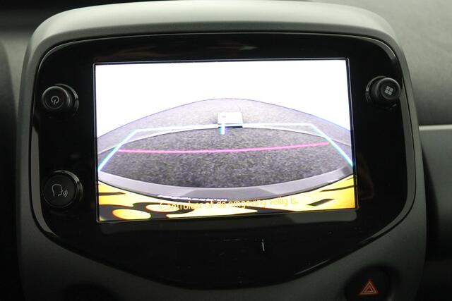 Toyota AYGO 1.0 VVT-i x-play | Airco | Parkeercamera | Apple carplay - Android auto |