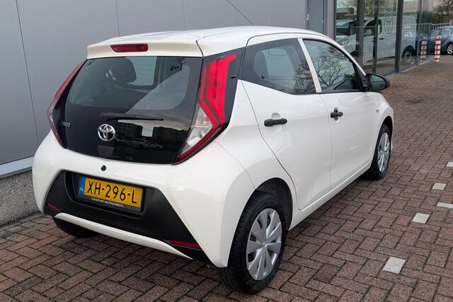 Toyota AYGO 1.0 VVT-i x-fun Lage kilometerstand - Dealer onderhouden - Bluetooth- Airco- NL auto
