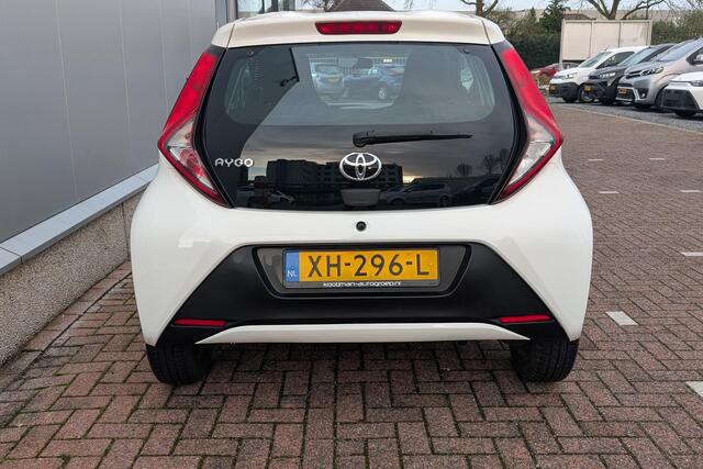 Toyota AYGO 1.0 VVT-i x-fun Lage kilometerstand - Dealer onderhouden - Bluetooth- Airco- NL auto