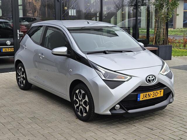 Toyota AYGO 1.0 VVT-i x-play 5drs Carplay Camera Cruise LM15