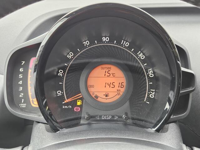 Toyota AYGO 1.0 VVT-i x-play 5drs Carplay Camera Cruise LM15