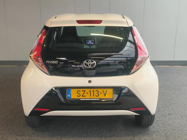 Toyota AYGO 1.0 VVT-i x-nav Rijklaar + 12 maanden Bovag-garantie Henk Jongen Auto's in Helmond, al 50 jaar service zoals 't hoort!