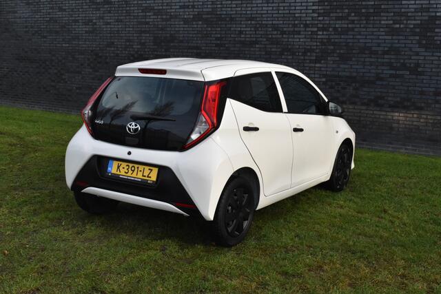 Toyota AYGO 1.0 VVT-i x-fun Airco 5-deurs 1e eigenaar btw auto