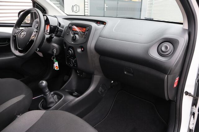 Toyota AYGO 1.0 VVT-i x-fun 1e Eigenaar | NL-Auto | Volledig Onderh | BTW | Bluetooth | Full Led | Start/Stop | Hill-Hold | Stuurbekrachtiging | Elek Ramen