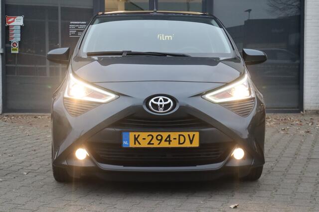 Toyota AYGO 1.0 VVT-i x-joy Automaat Camera/Apple/ClimateControl/LM velgen