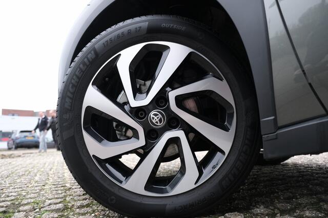 Toyota AYGO X 1.0 VVT-i 72PK MT PLAY | Apple Carplay & Android Auto | - 17" li