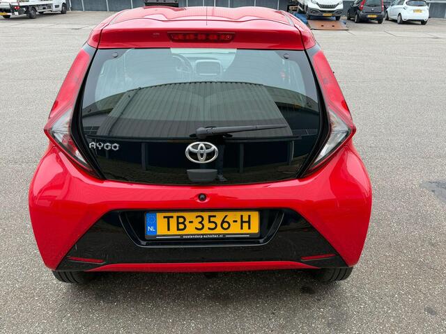 Toyota AYGO 1.0 VVT-i x-play