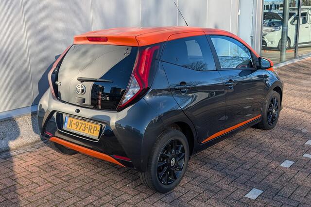Toyota AYGO 1.0 VVT-i x-JBL Acteruitrijcamera, Navigatie met Apple Carplay & Android Auto, JBL premium audio