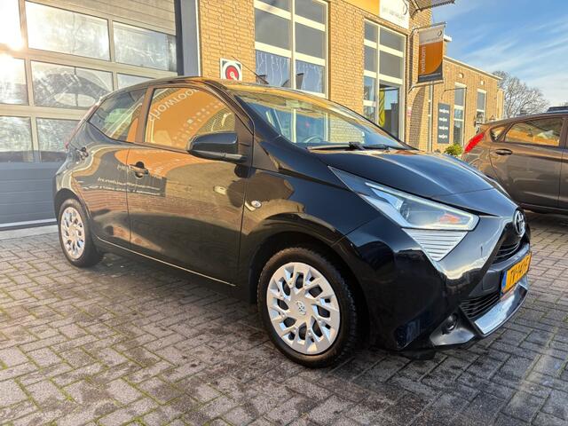 Toyota AYGO 1.0 VVT-I X-PLAY LIMITED 5-DEURS NL-AUTO/1E EIG.