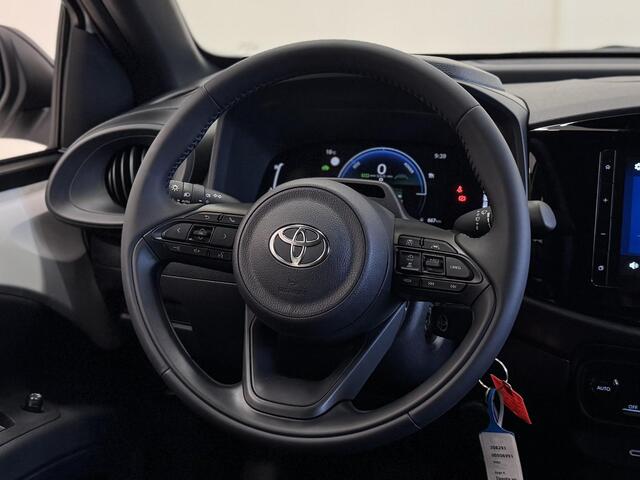 Toyota AYGO X Hybrid 115 play