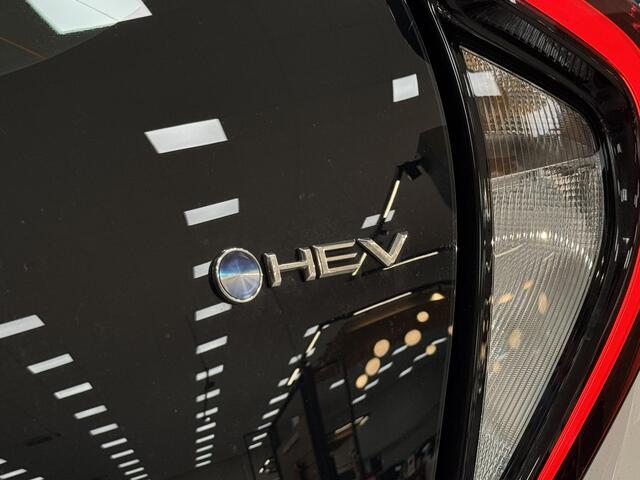 Toyota AYGO X Hybrid 115 play