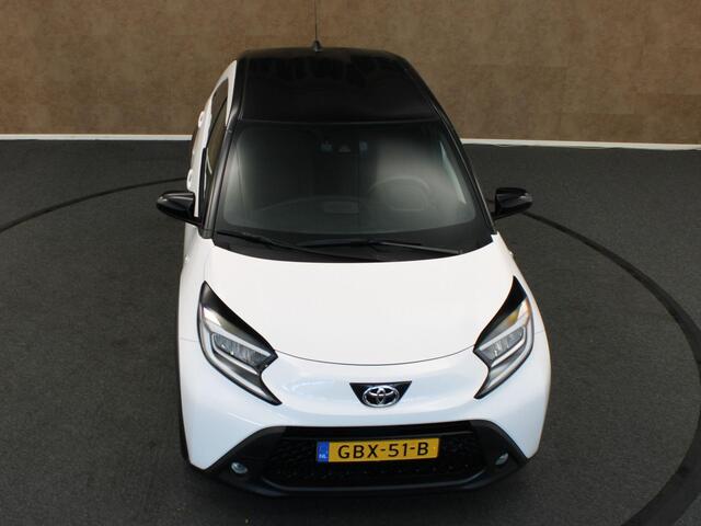 Toyota AYGO X 1.0 VVT-i MT Pulse - ORIGINEEL NEDERLANDSE AUTO - CLIMATE CONTROL - TWO TONE - APPLE CARPLAY/ANDROID AUTO - CRUISE CONTROL ADAPTIEF - LED KOPLAMPEN - EXTRA GETINT GLAS - LICHTMETALEN VELGEN 17 INCH