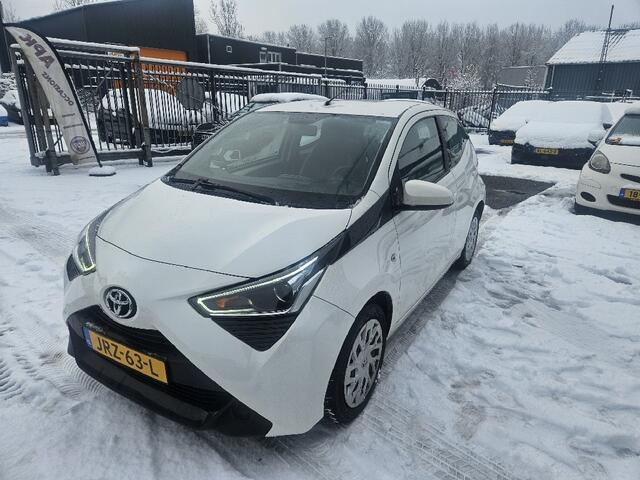 Toyota AYGO 1.0 VVT-i x-joy