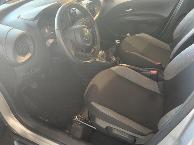 Toyota AYGO X 1.0 VVT-i MT Play | ACHTERUITRIJCAMERA | AIRCONDITIONING