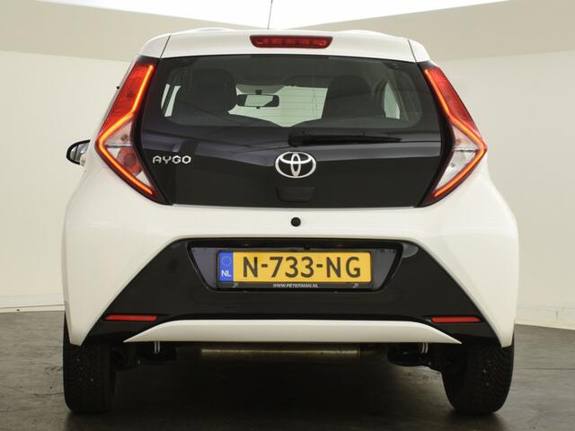 Toyota AYGO 1.0 VVT-i x-play | Carplay | Camera
