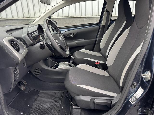 Toyota AYGO 1.0 VVT-i x-play Automaat | Airco | Dealer onderhouden