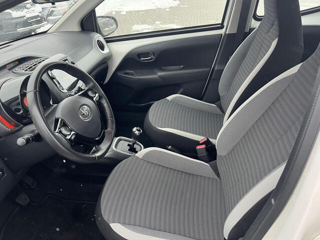 Toyota AYGO 1.0 VVT-i x-play | Carplay | Achteruitrijcamera | Airco | Automaat