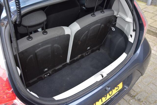 Toyota AYGO 1.0 VVT-i x-play | Cruise control | Volledig onderhouden | Bluetooth |