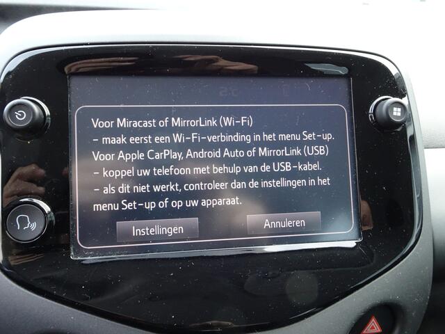 Toyota AYGO 1.0 VVT-i x-play Airco, achteruitrij camera, elektrische ramen, centrale vergrendeling, apple carplay, android auto, enz.
