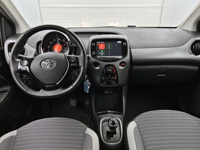 Toyota AYGO 1.0 VVT-i x-play Automaat | Premium uitvoering | | Parkeersensoren voor en achter |