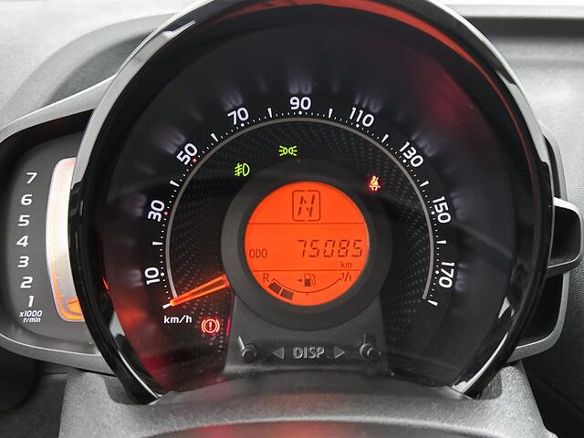 Toyota AYGO 1.0 VVT-i x-play Automaat | Premium uitvoering | | Parkeersensoren voor en achter |