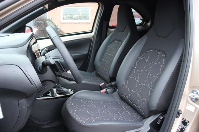 Toyota AYGO X 1.0 VVT-i S-CVT Envy | Parkeersensoren voor+achter | Clima |