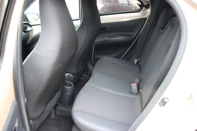 Toyota AYGO X 1.0 VVT-i S-CVT Envy | Parkeersensoren voor+achter | Clima |