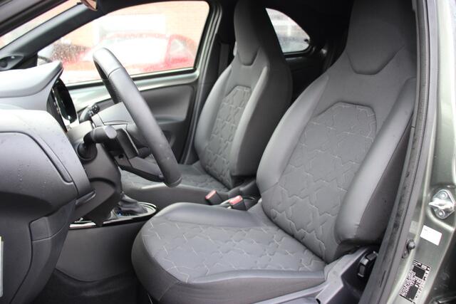 Toyota AYGO X 1.0 VVT-i S-CVT Envy Automaat | Parkeersensoren | JBL audio | Clima |