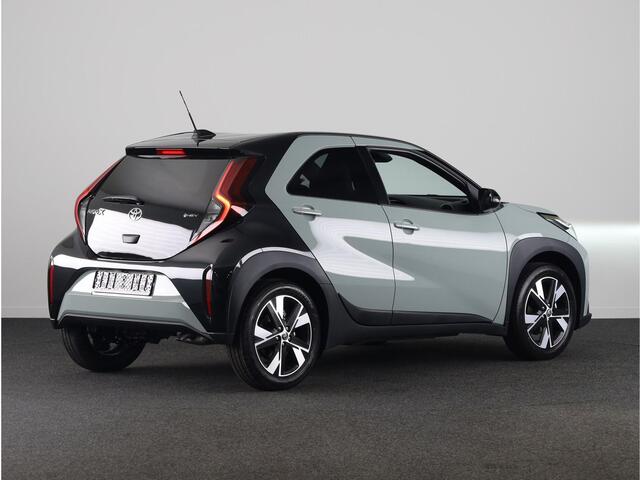 Toyota AYGO X Hybrid 115 pulse ¤ 500,- inruilpremie! Snel leverbaar !