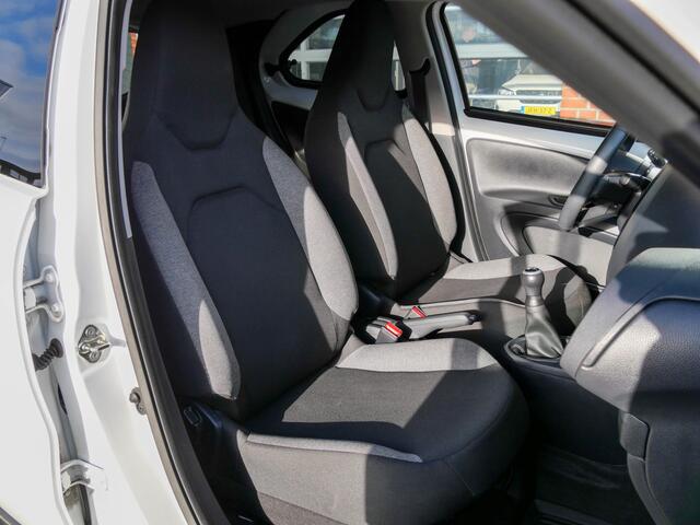 Toyota AYGO X 1.0 VVT-i MT first | CAMERA | CARPLAY | CRUISE CONTROL |