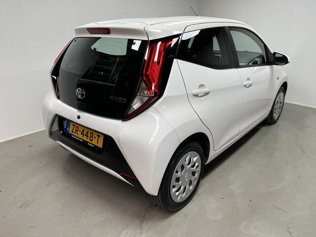 Toyota AYGO 1.0 VVT-i x-play Automaat Apple carplay Camera