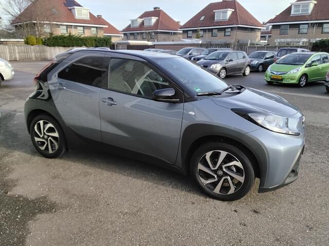 Toyota AYGO X 1.0 VVT-i MT Pulse two tone