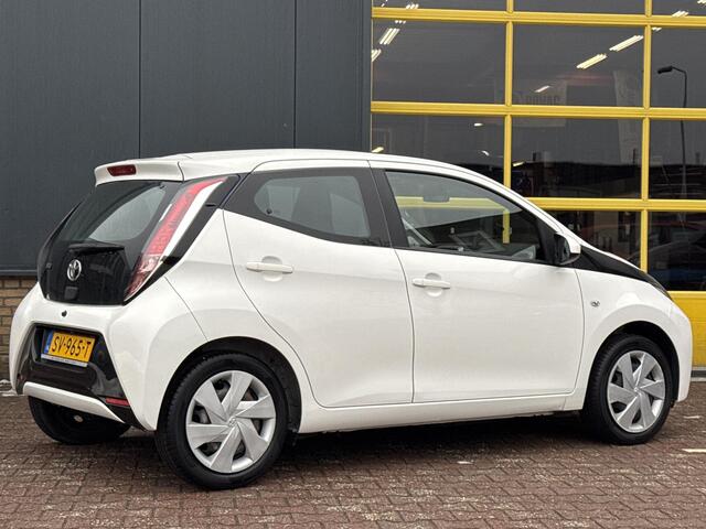 Toyota AYGO 1.0 VVT-i x-nav Incl 12 maanden Bovag garantie
