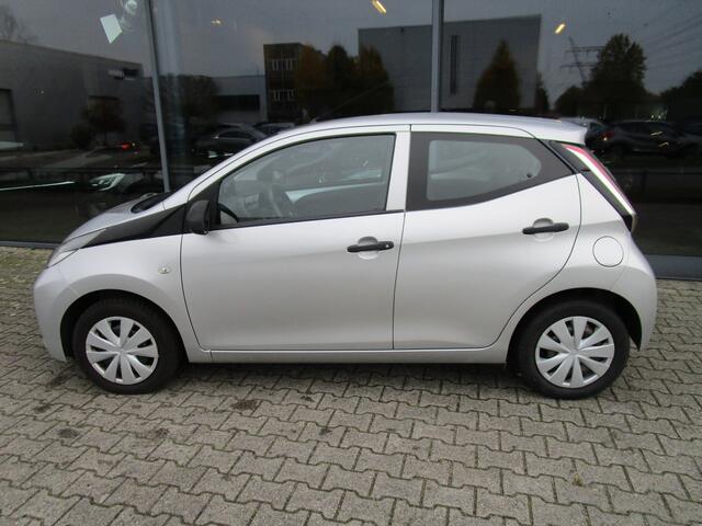 Toyota AYGO 1.0 VVT-i x-fun