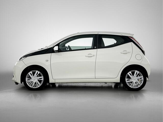 Toyota AYGO 1.0 VVT-i x-play | BTW Voertuig | Achteruitrijcamera | Ryan Aliar