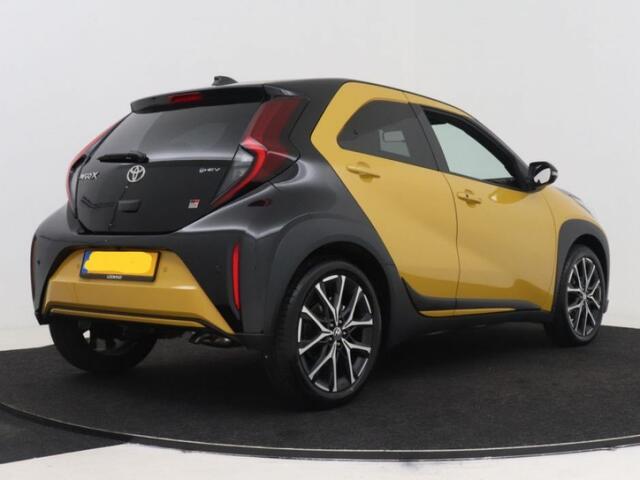 Toyota AYGO X Hybrid 115 GR Sport | DEMO | Navigatie | Stoel en stuurverwarming | PDC | ACC |