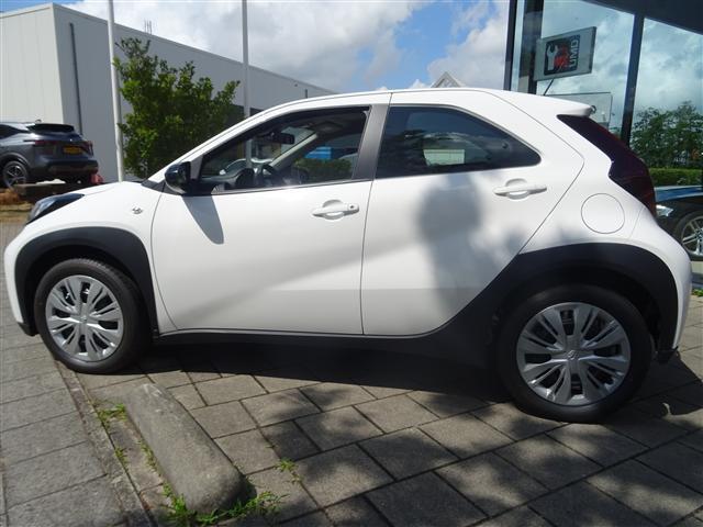 Toyota AYGO X 1.0 VVT-i Play